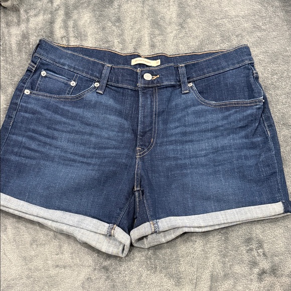 Levi's Pants - Levi’s Mid Length Shorts